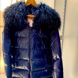 Blue winter coat with wool collar detail